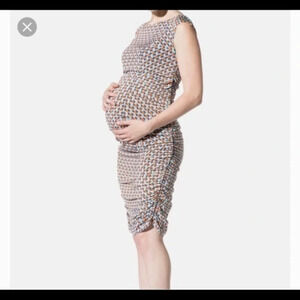 Leota | Bodycon Ruched Maternity sleeveless‎ dress